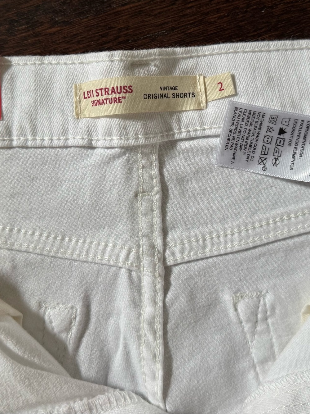 Levi's White High-Rise Raw-Hem Denim Shorts - Picture 2 of 5